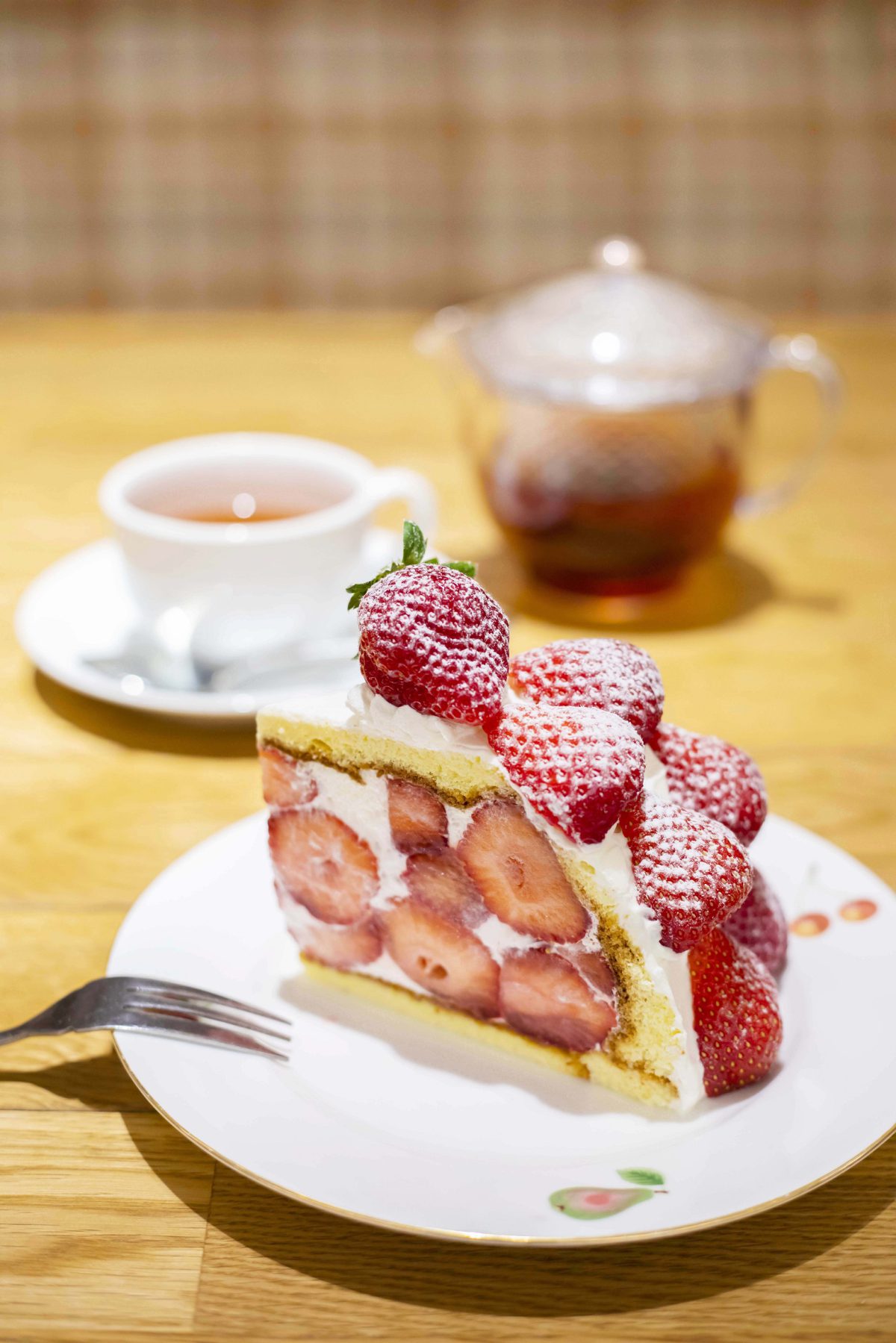 渋谷ヒカリエで甘酸っぱい旬の味覚を満喫できる、いちごのスイーツ５選。