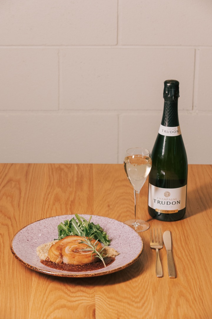 見た目以上にインパクトのある一皿が充実！〈Cosme Kitchen Adaptation〉が7Fにオープン