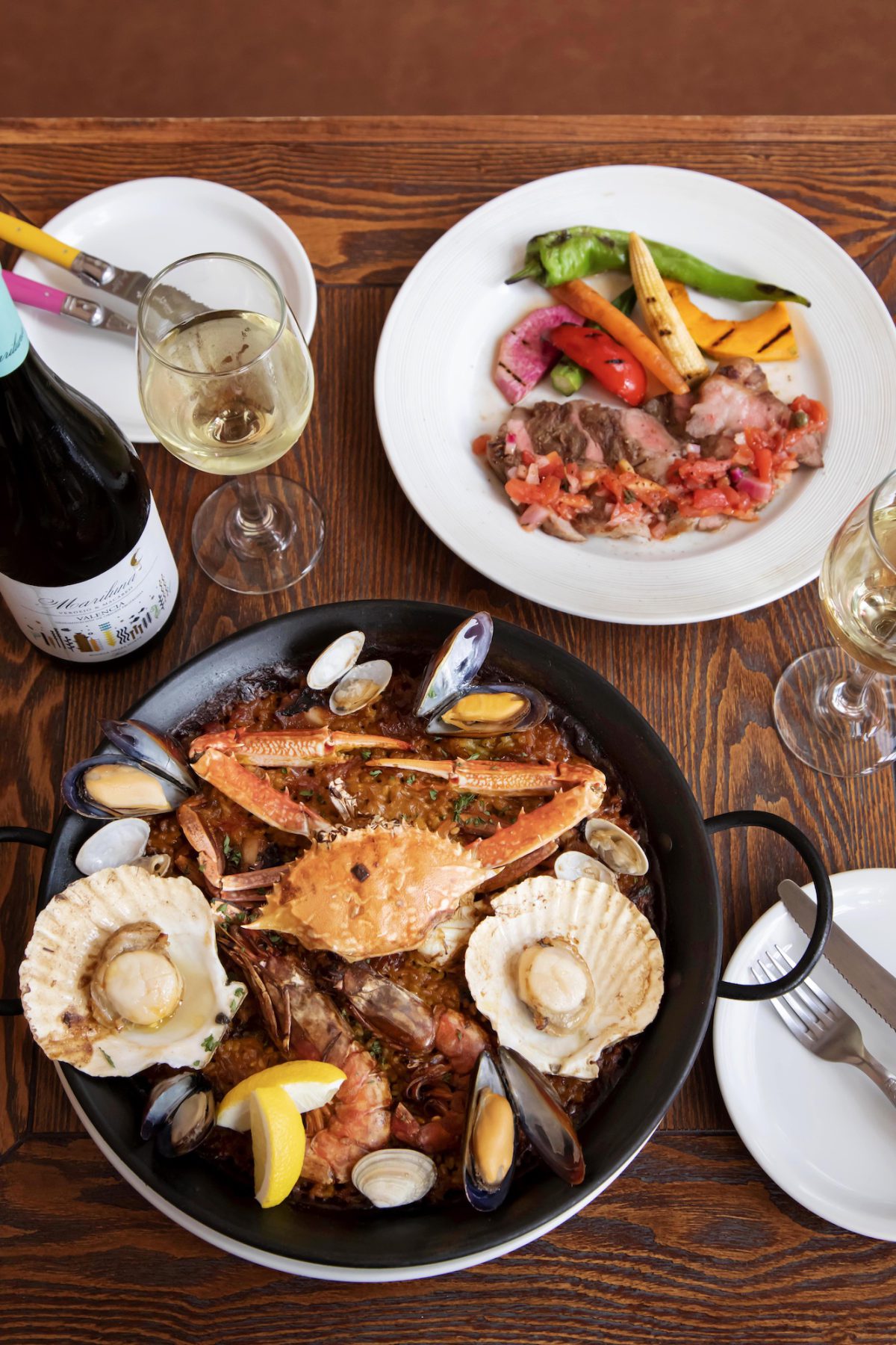 気の置けないメンバーと個室でわいわいパーティータイム