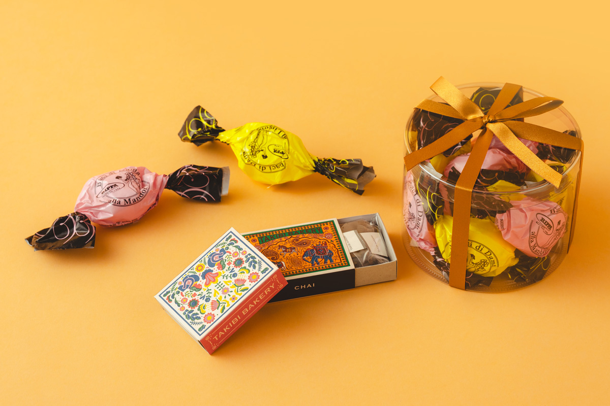 Rippa バーチ ディ ダマ アーモンド/レモン 8pcs 1,296円
TAKIBI BAKERY 旅する紅茶 各378円