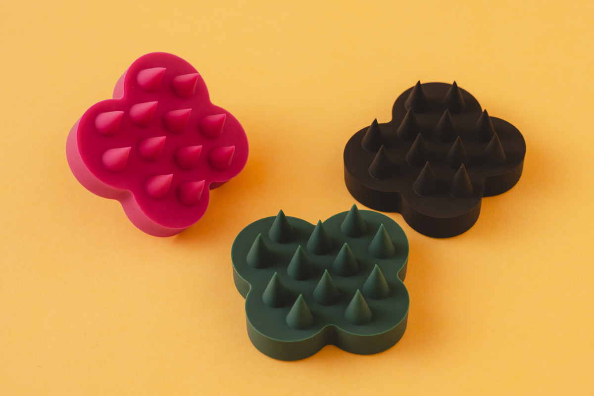 uka スカルプブラシ ケンザン 各2,420円