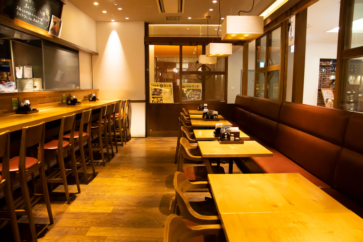 〈とんかつ まい泉〉の店内