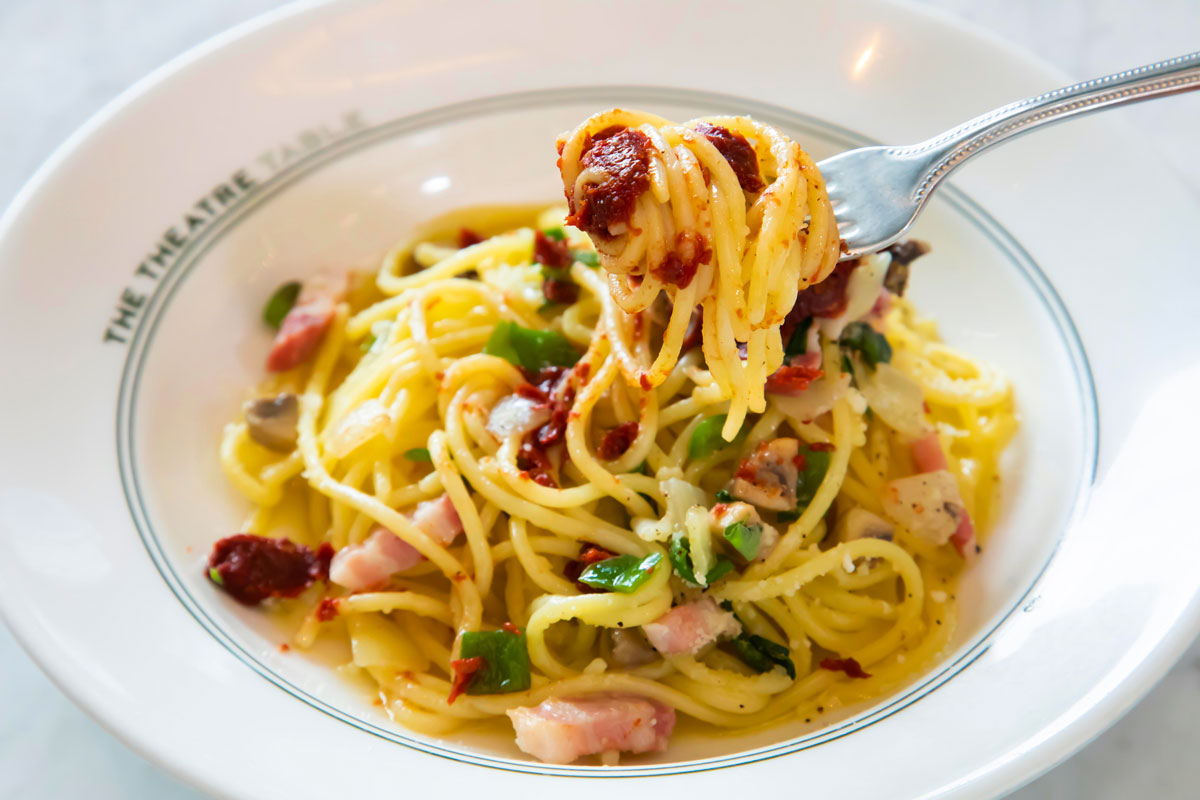 〈THE THEATRE TABLE〉の「デリカートナポリタン」