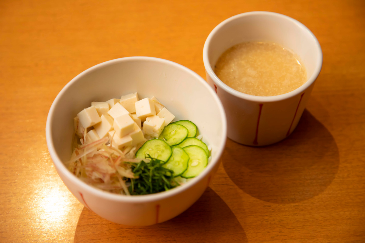 渋谷ヒカリエの〈宮崎料理　万作〉の「宮崎郷土料理　冷や汁万作風」