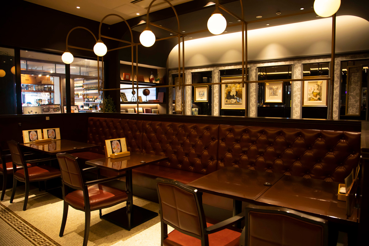 渋谷ヒカリエの〈CAFÉ AUX BACCHANALES〉