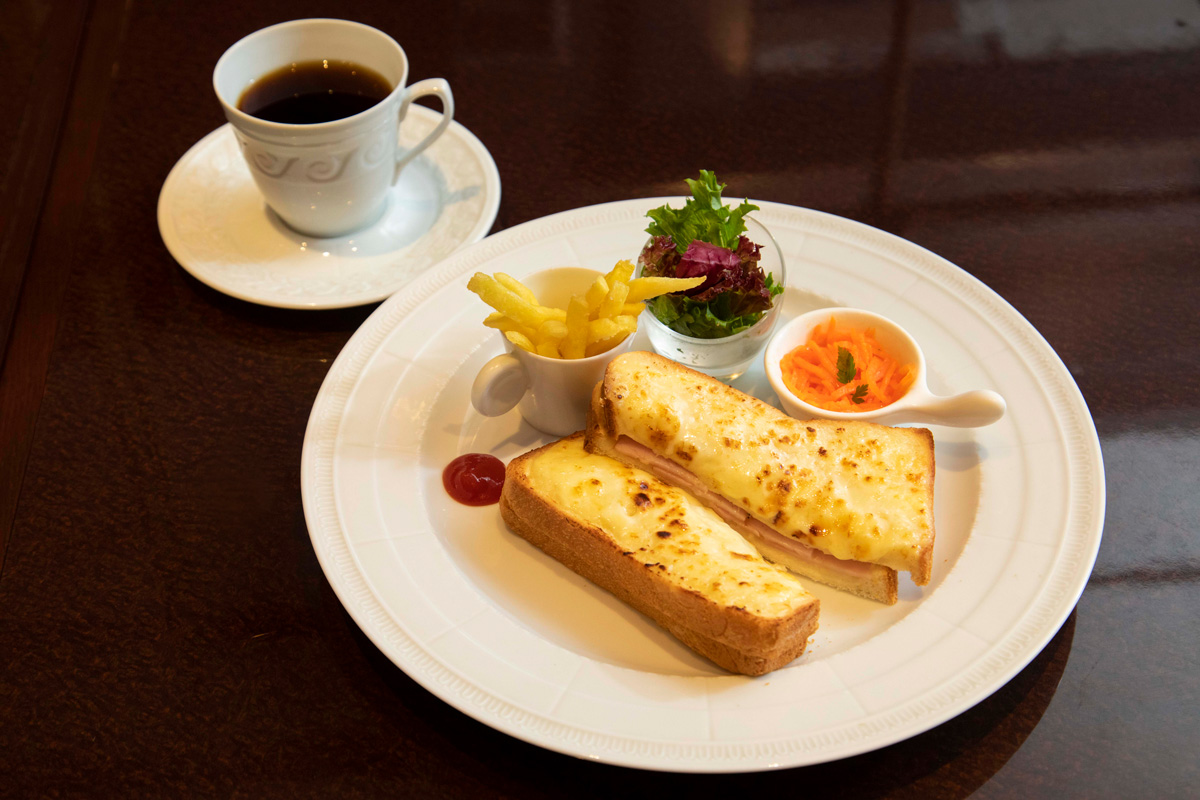 渋谷ヒカリエの〈CAFÉ AUX BACCHANALES〉の「クロックムッシュ」