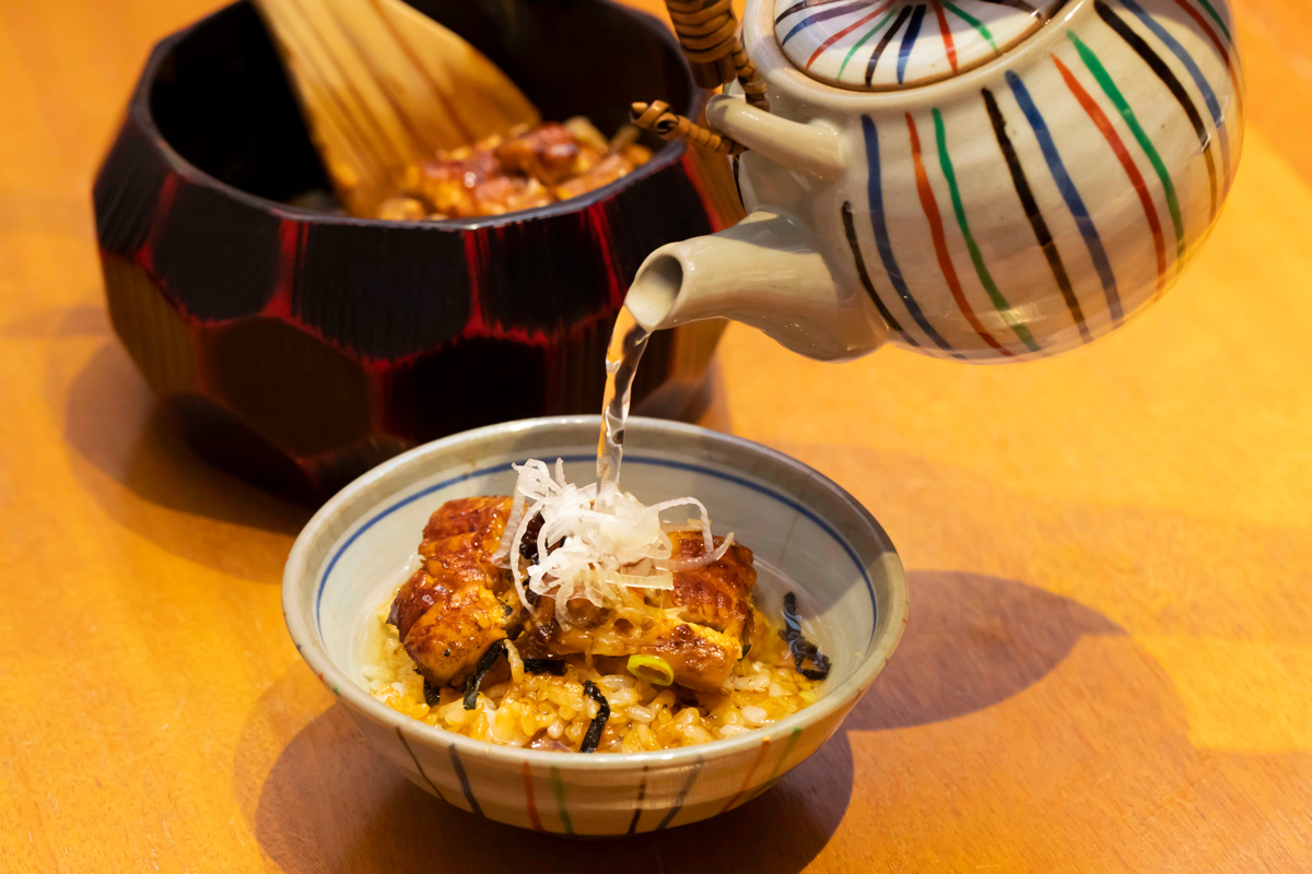 〈うなぎ 徳〉の「名物お櫃うなぎ茶漬け」