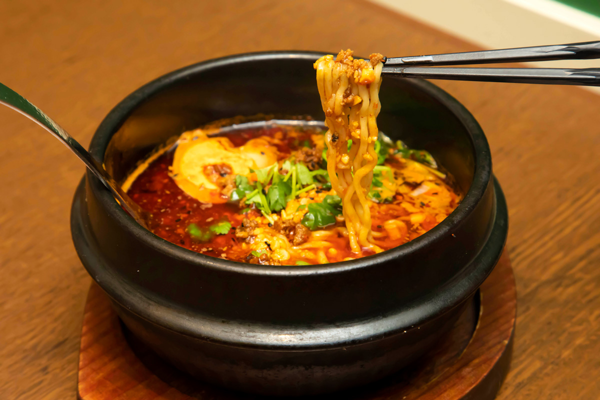 渋谷ヒカリエにの〈168点心飲茶＆薬膳鍋〉