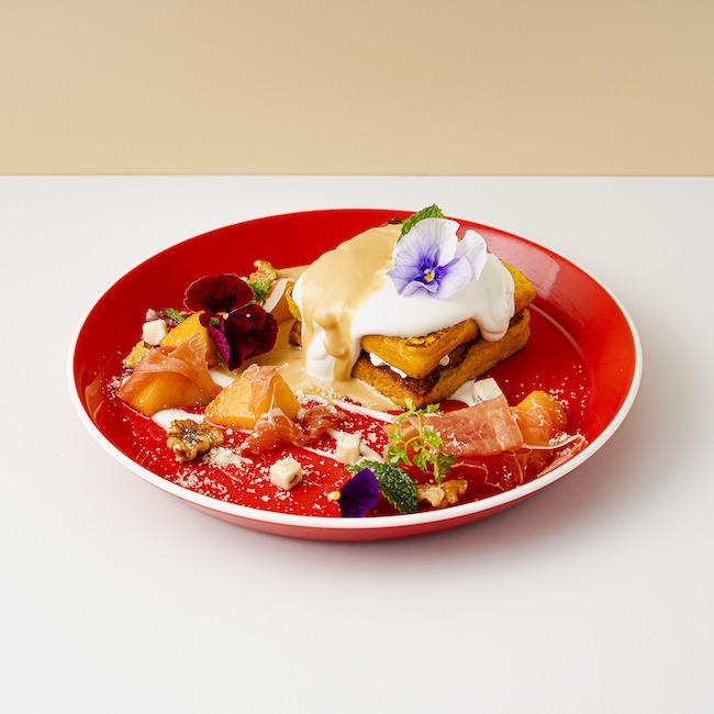 CHEESE KITCHEN RACLER「クインシーと生ハムのフレンチトースト ブルーチーズのハチミツムース添え」1,650円