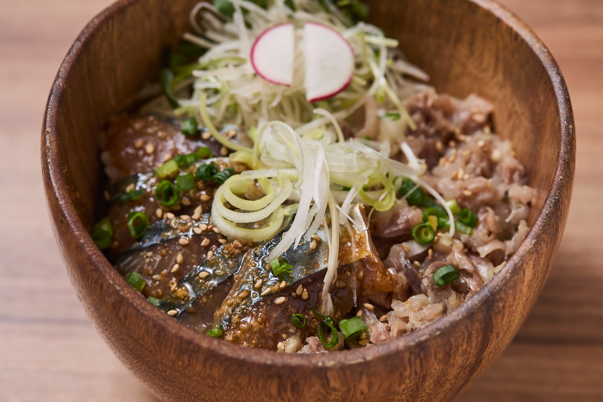 こめらくの鯖と鯵のおひつごはん