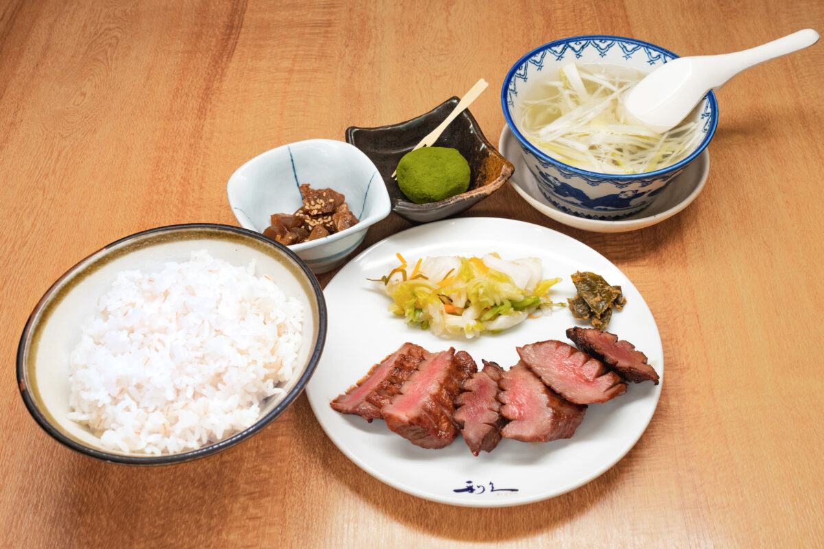 牛たん炭焼 利久の牛たん極定食(3枚6切)
