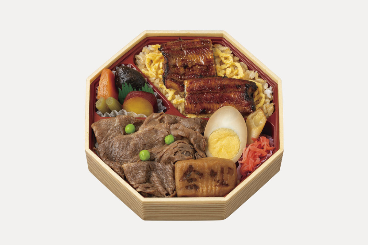 浅草今半のすき焼き重と味の浜藤のうなぎ弁当を詰めた75周年東横弁当