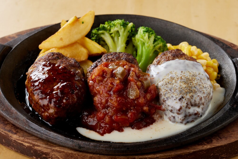 【７F　Cafe&Grill SIZZLe GAZZLe】☆お肉好きな方必見っ！☆大人気の「ダブルミニハンバーグ」が追加ハンバーグ可能に！３種類のソースが味わえます！